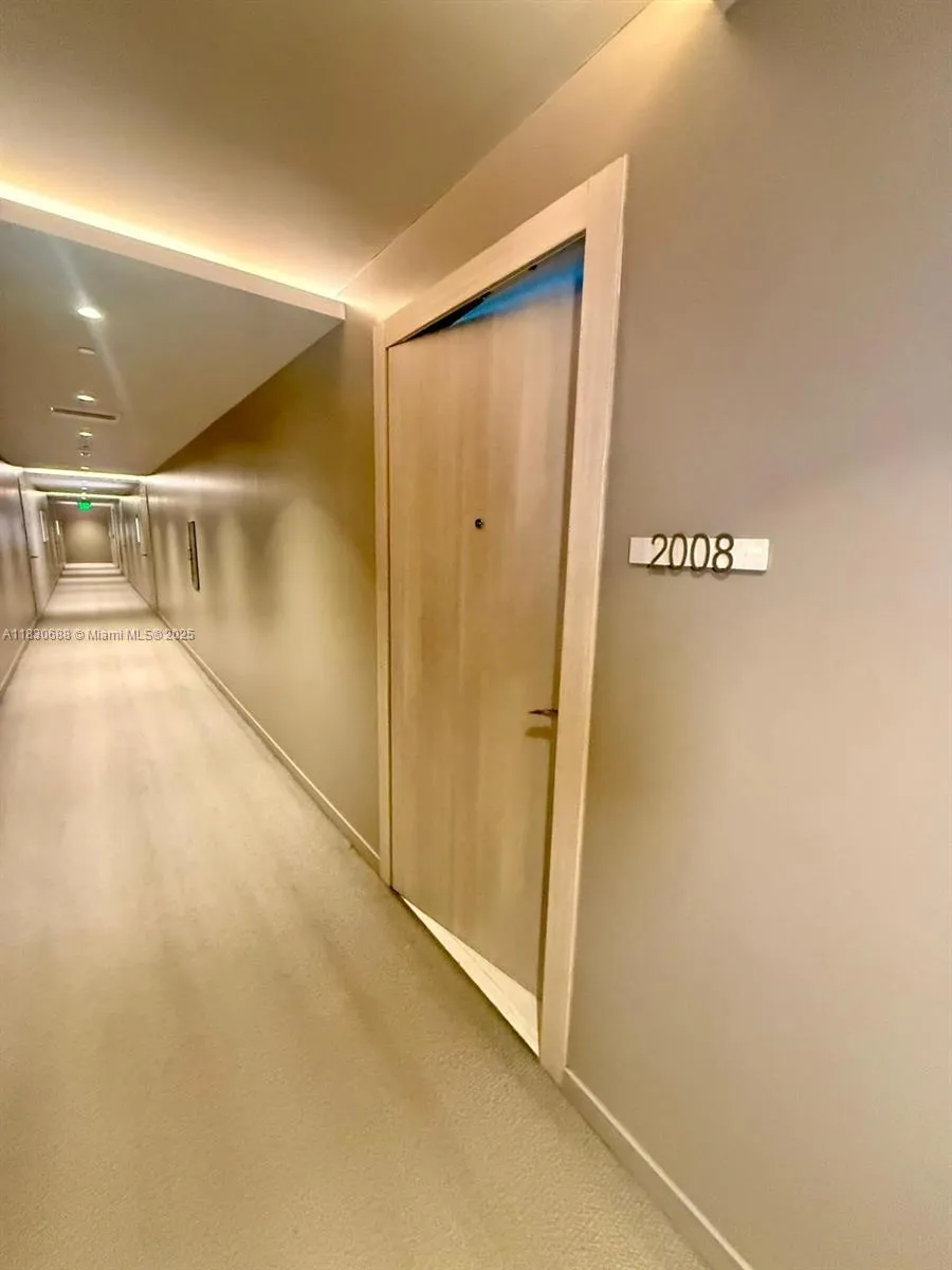 1000 Brickell Plz # 2008, Miami FL 33131