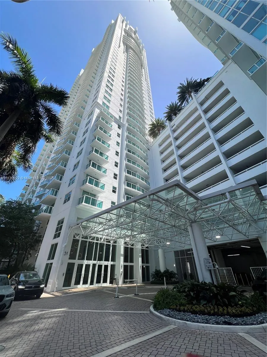 31 SE 5th St # 3010, Miami FL 33131