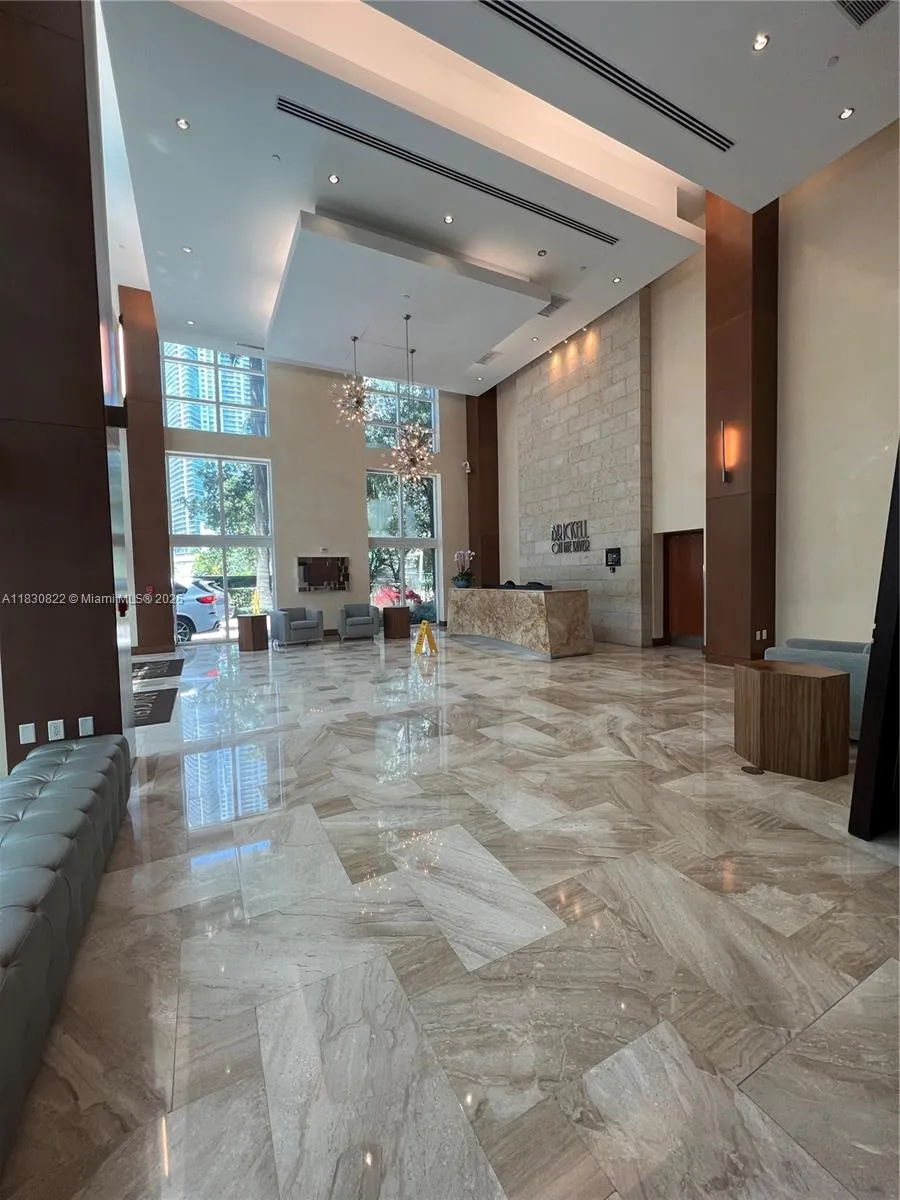 31 SE 5th St # 3010, Miami FL 33131