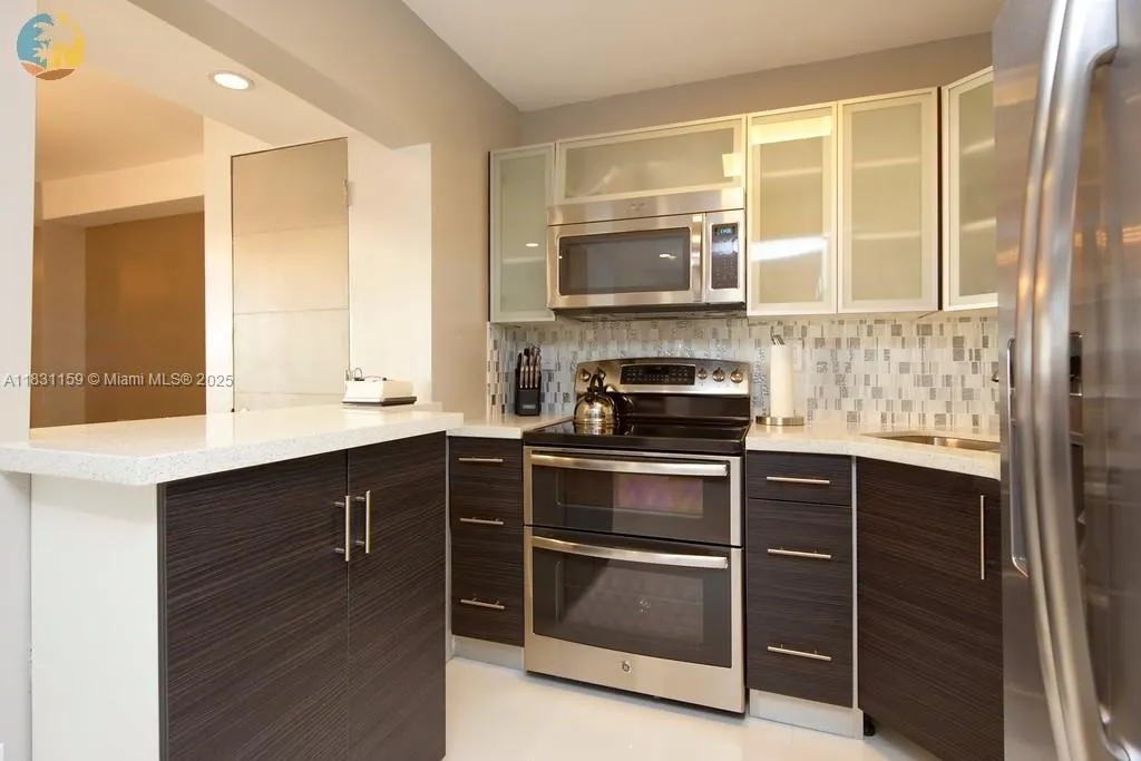 5225 Collins Ave # 1404, Miami Beach FL 33140