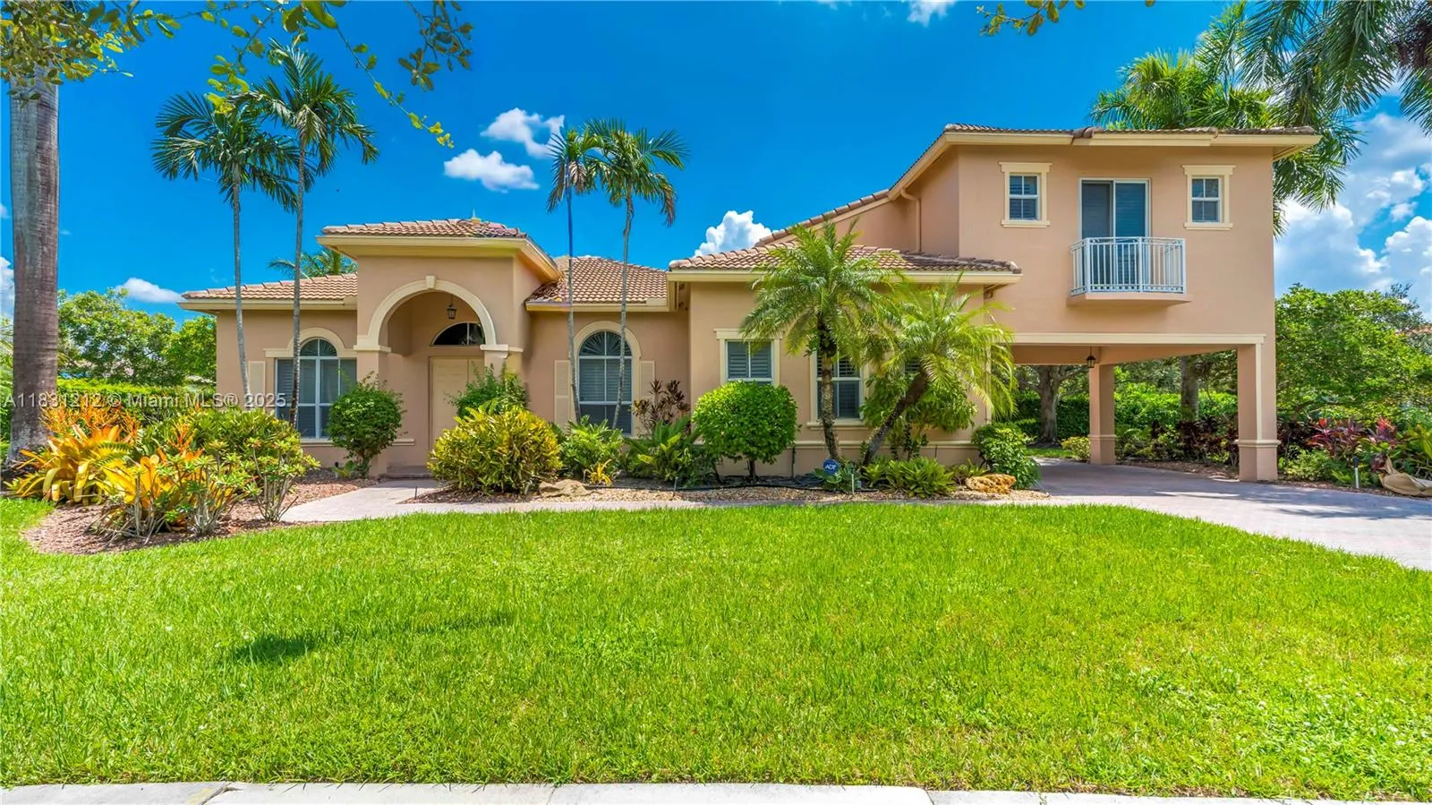 6 bedroom 5 bath for sale at 3230 SW 139th Ter, Davie FL 33330