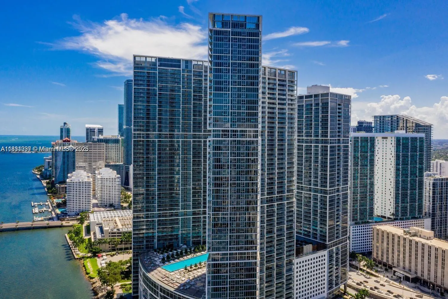 1 bedroom 1 bath for sale at 485 Brickell Ave # 2311, Miami FL 33131