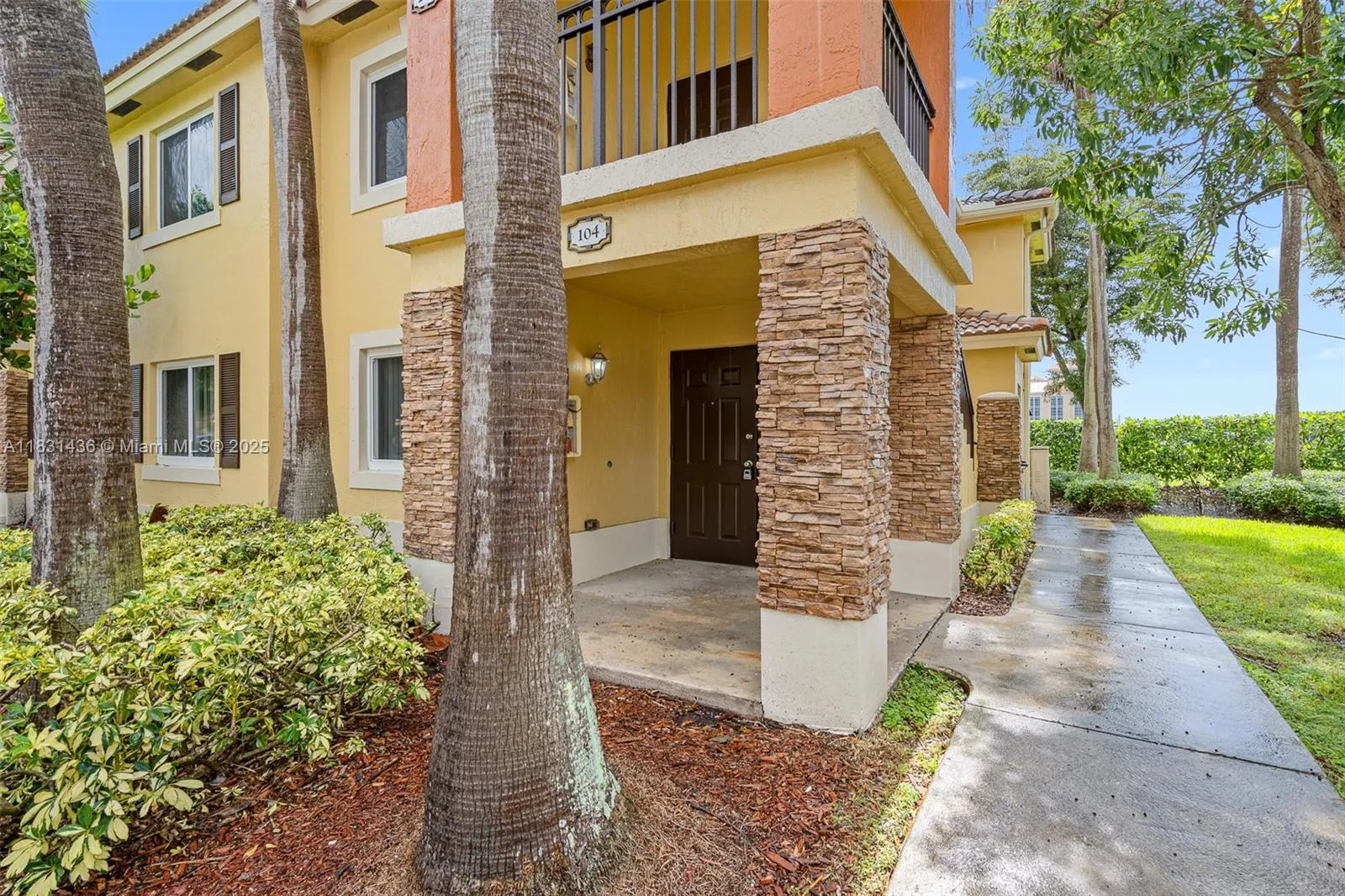 980 NE 33rd Ter # 104, Homestead FL 33033
