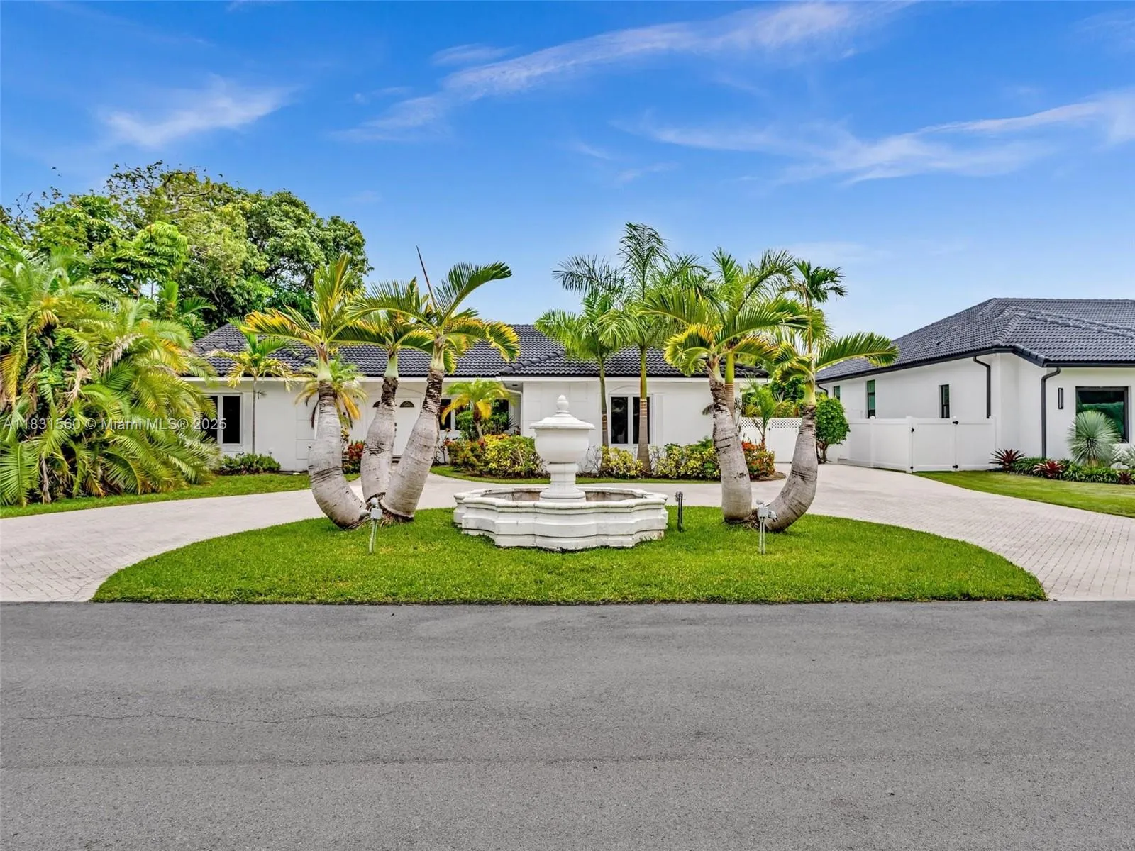 413 Tamarind Dr, Hallandale Beach FL 33009