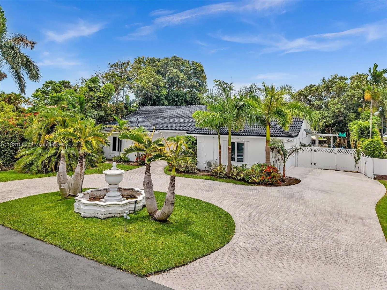 413 Tamarind Dr, Hallandale Beach FL 33009