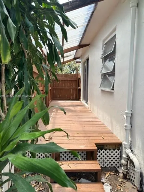 42 SE 10th Ter, Dania Beach FL 33004