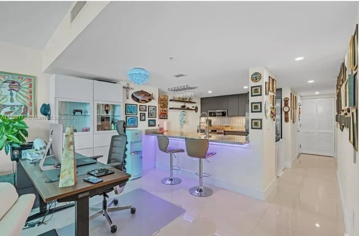 1800 N Bayshore # 2011, Miami FL 33132