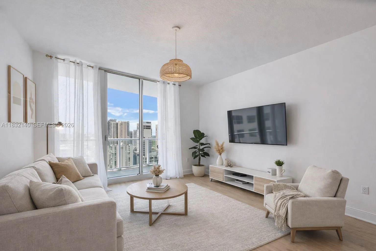 1 bedroom 1 bath for sale at 185 SW 7th St # 2204, Miami FL 33130
