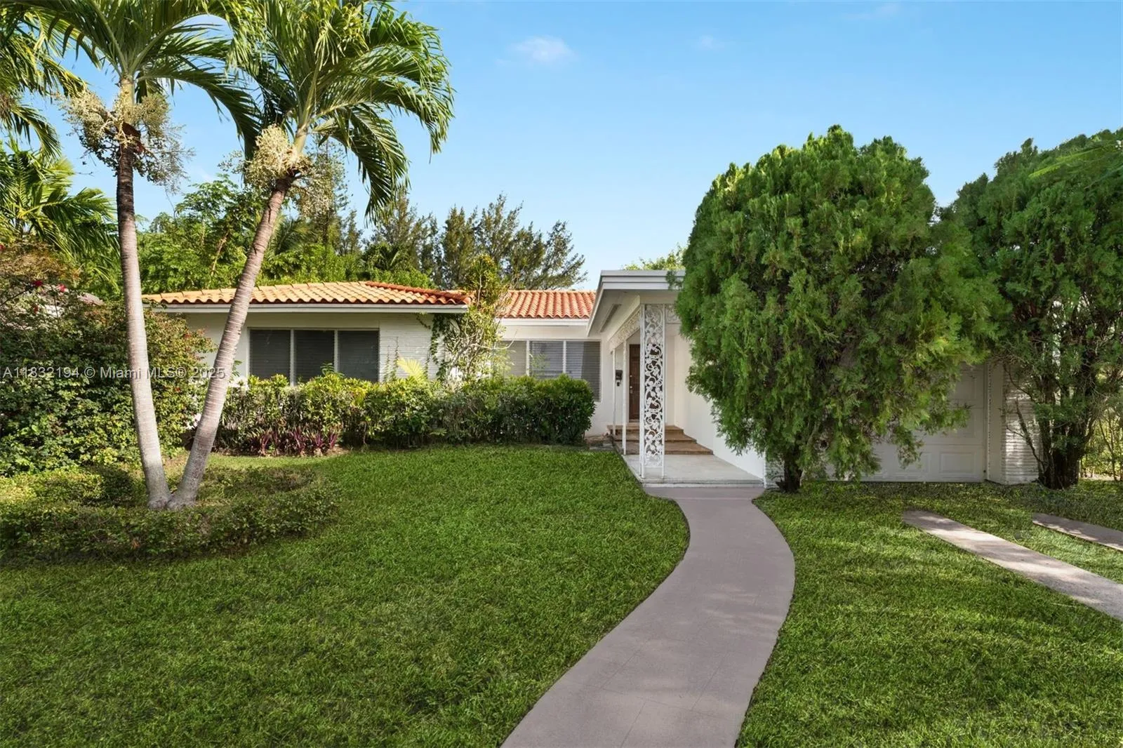 2 bedroom 2 bath for sale at 330 N Shore Dr, Miami Beach FL 33141