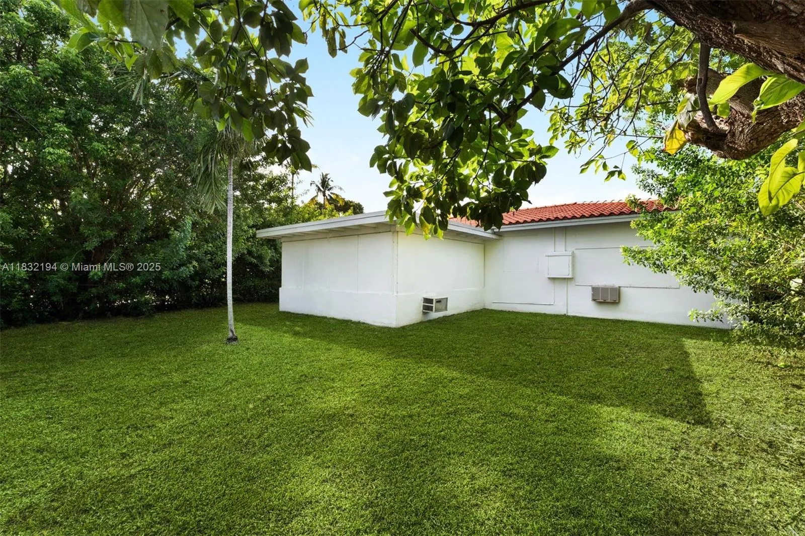 330 N Shore Dr, Miami Beach FL 33141