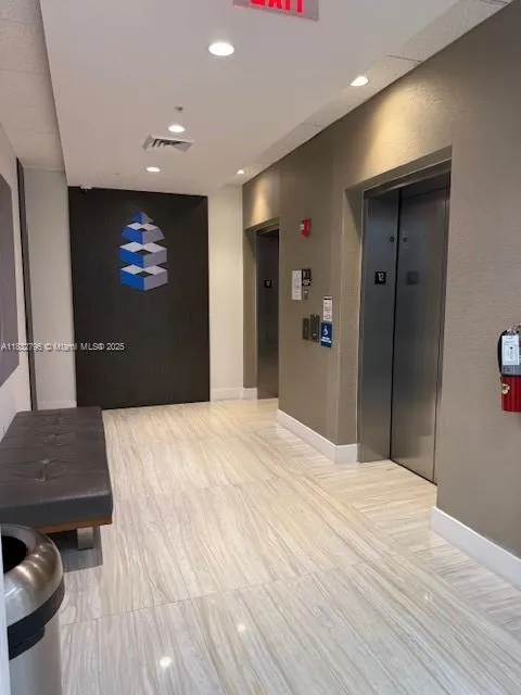 20200 West Dixie Hwy # 1207, Aventura FL 33180
