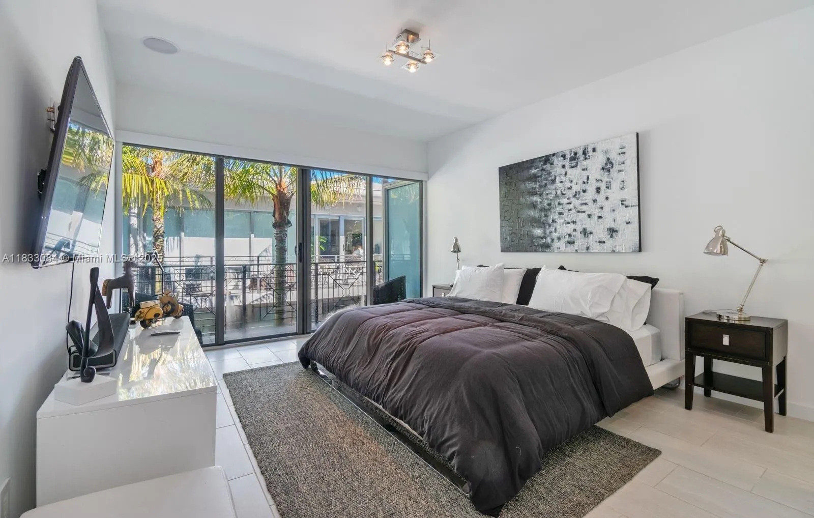1 bedroom 1 bath for sale at 2130 Park Ave, Miami Beach FL 33139