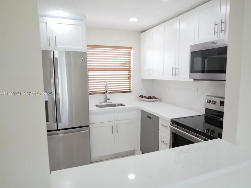 8891 Sunrise Lakes Blvd # 308, Sunrise FL 33322