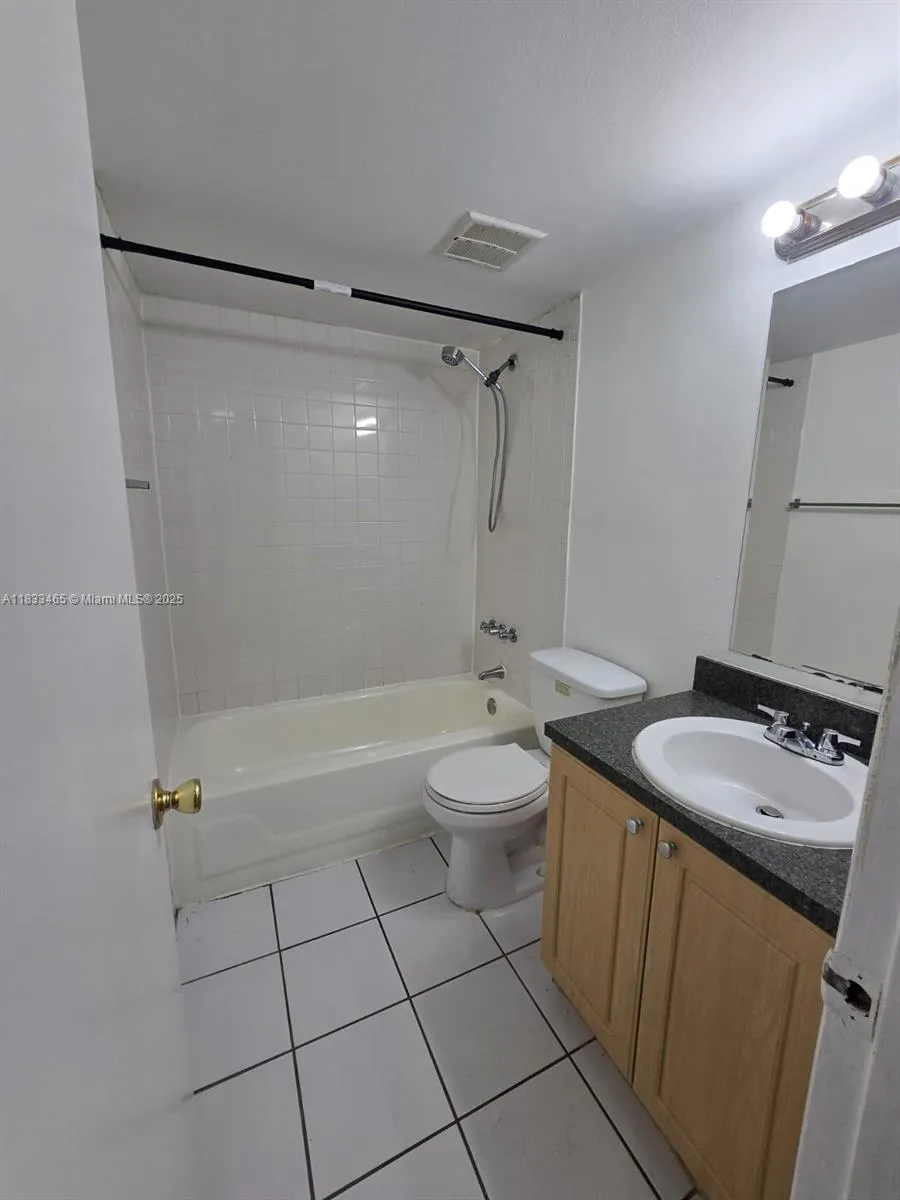 405 S Pine Island Rd # 401D, Plantation FL 33324
