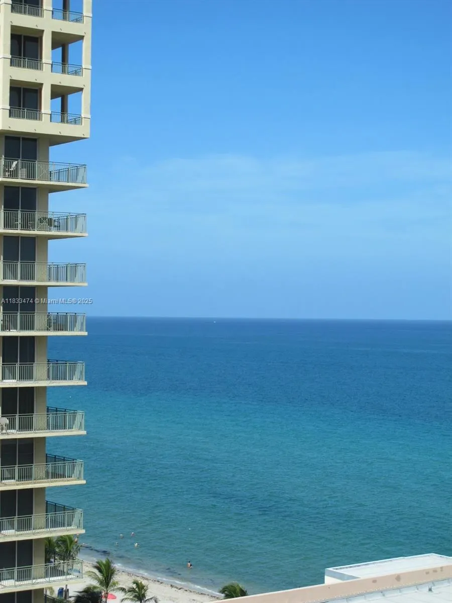 1 bedroom 1 bath for rent at 3140 S Ocean Dr # 1207, Hallandale Beach FL 33009