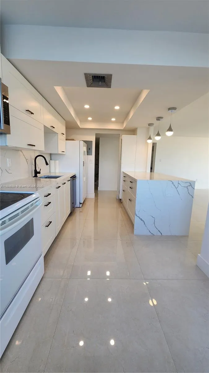 18051 Biscayne Blvd # 1705, Aventura FL 33160