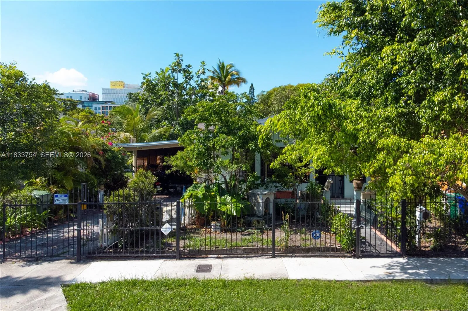138 NW 34th St, Miami FL 33127