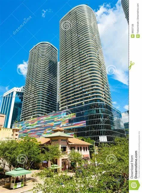 55 SW 9th St # 3009, Miami FL 33130