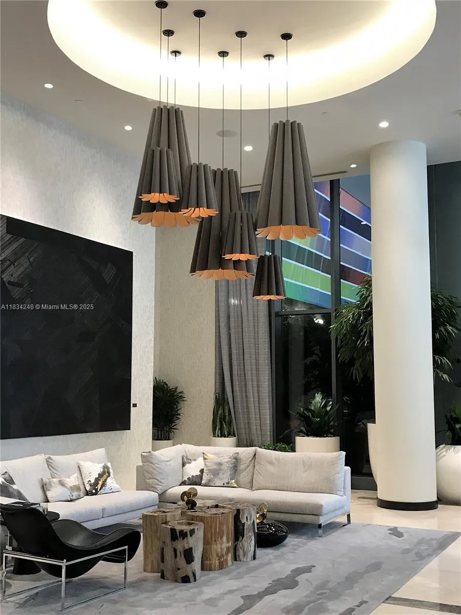 55 SW 9th St # 3009, Miami FL 33130