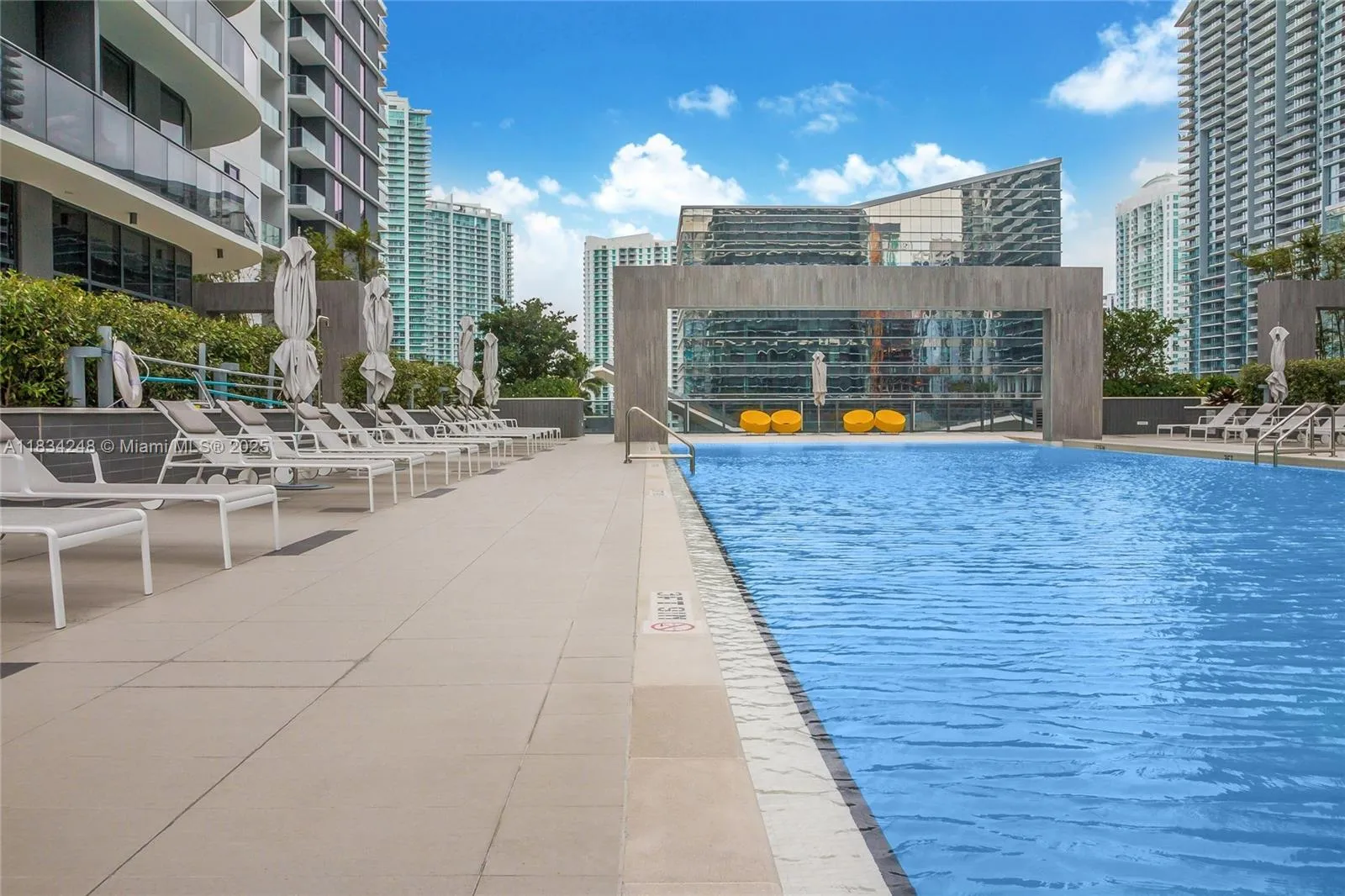 55 SW 9th St # 3009, Miami FL 33130
