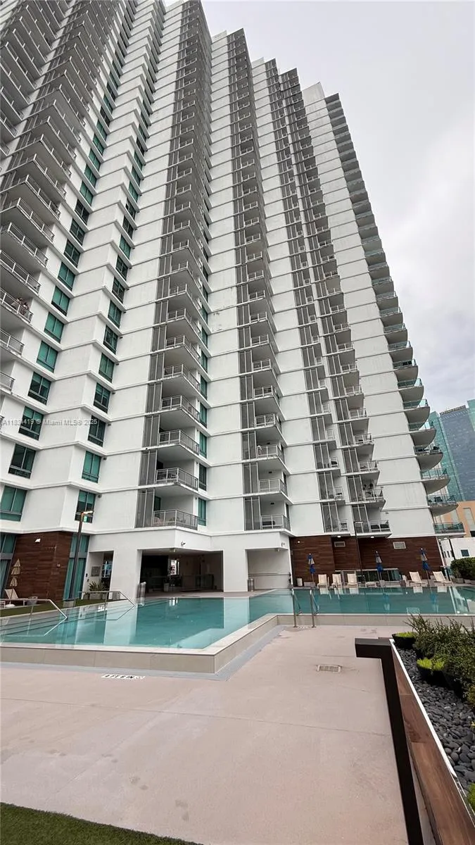 1 bedroom 1 bath for sale at 350 S Miami Ave # 303, Miami FL 33130