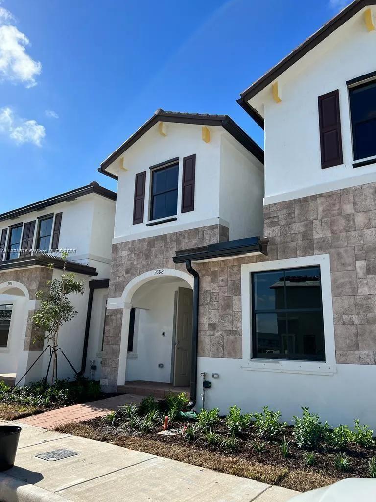 3382 W 114th Ter, Hialeah FL 33018