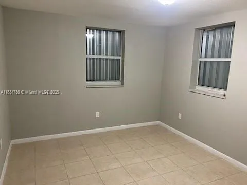 1770 NW 44th St, Miami FL 33142