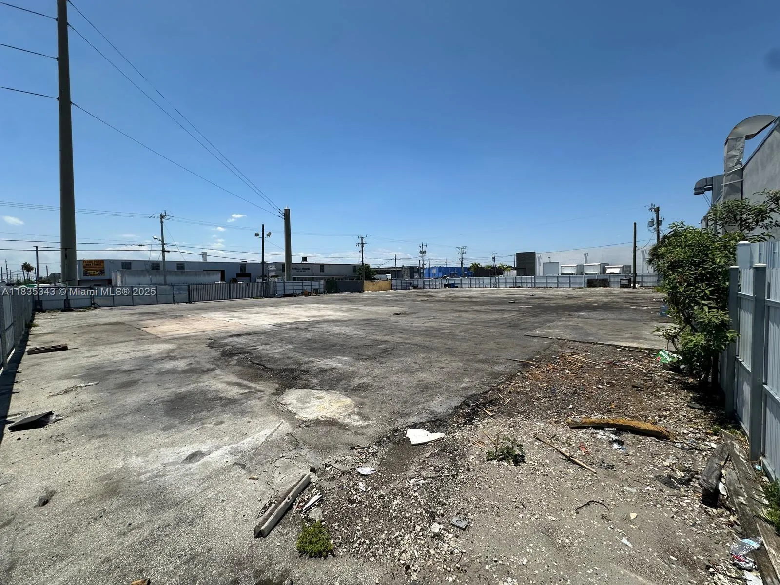 7121 NW 35th Ave, Miami FL 33147