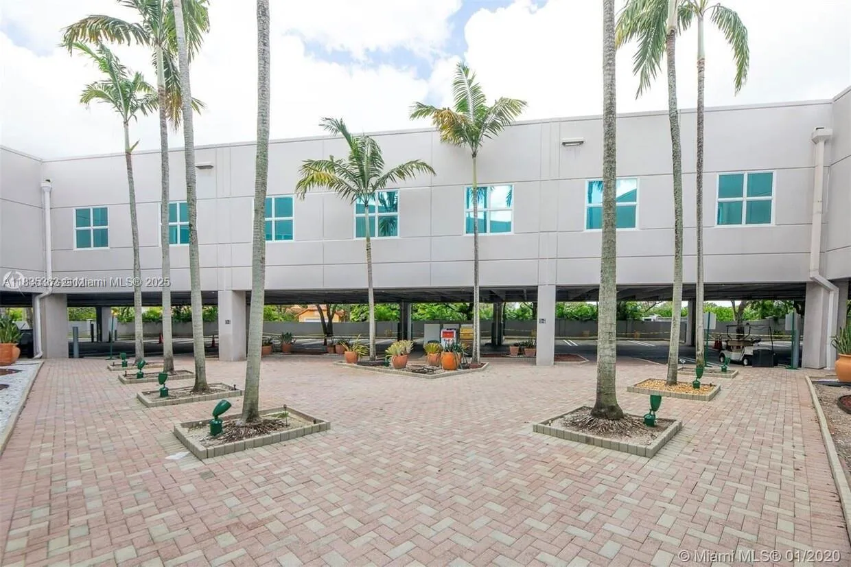 10305 NW 41st St # 221, Doral FL 33178