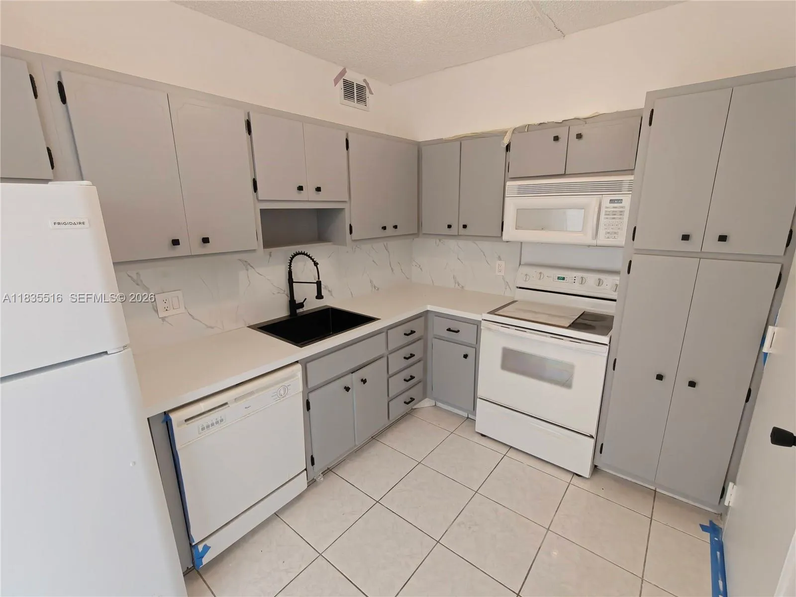 1980 S Ocean Dr # 15C, Hallandale Beach FL 33009