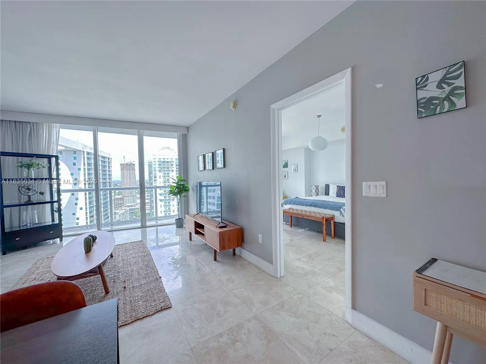 1 bedroom 1 bath for sale at 485 Brickell Ave # 3606, Miami FL 33131