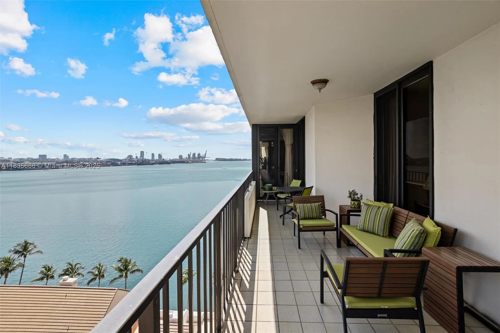 520 Brickell Key Dr # A1404, Miami FL 33131