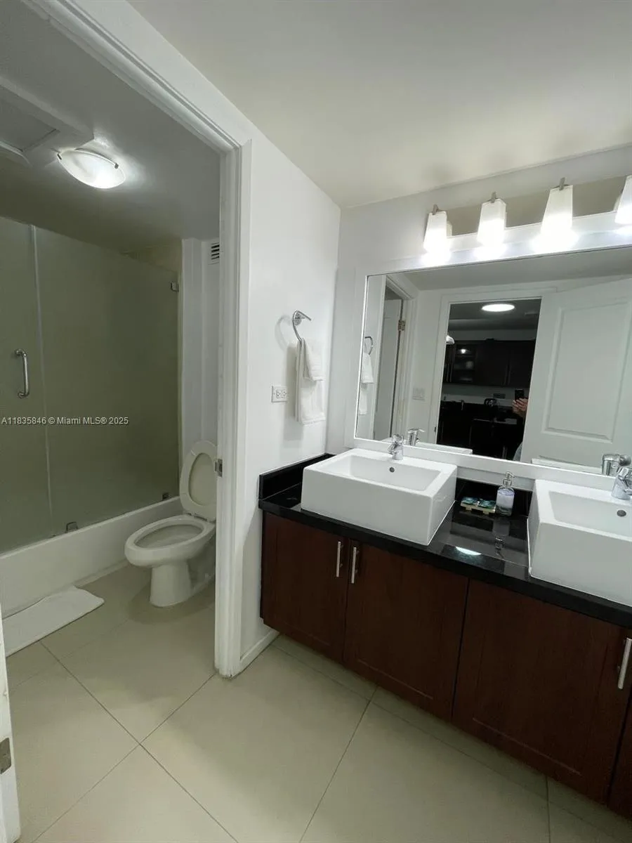 2301 Collins Ave # 735, Miami Beach FL 33139
