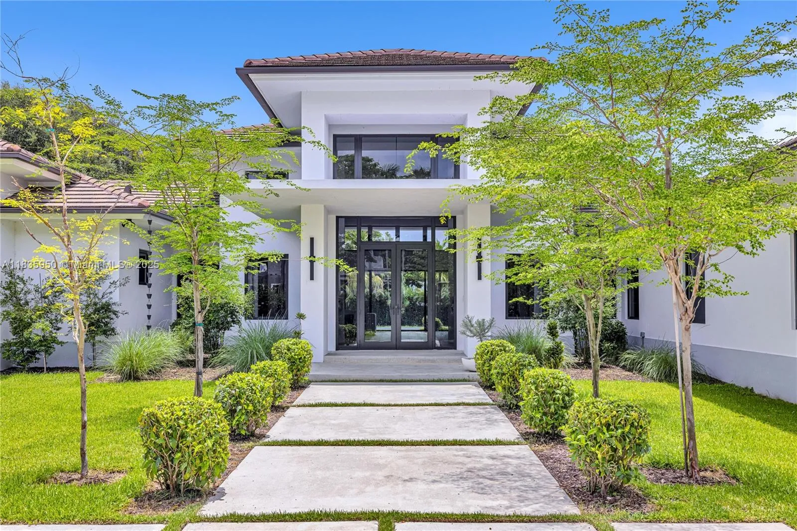 6 bedroom 6 bath for sale at 7699 SW 118th St, Pinecrest FL 33156