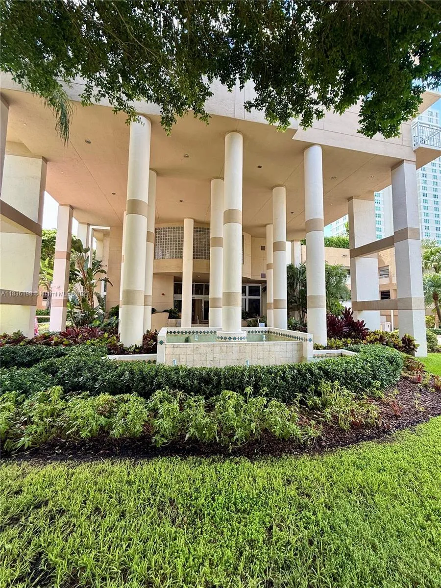 770 Claughton Island Dr # 1503, Miami FL 33131