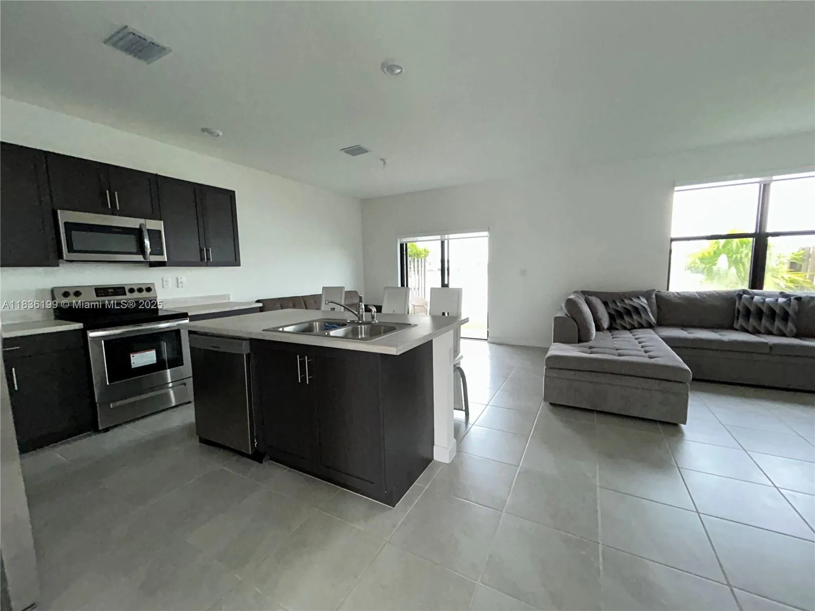 10153 SW 231st Ln, Miami FL 33190