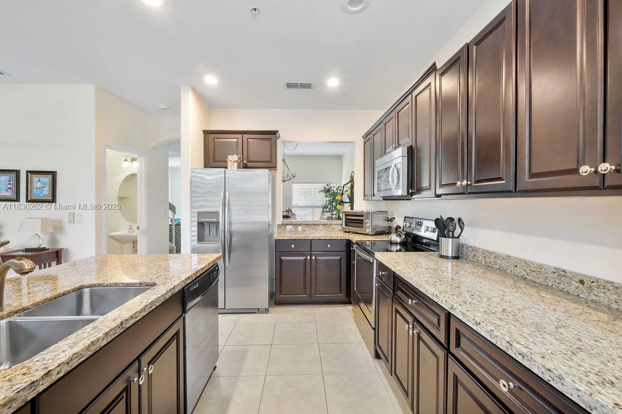 3 bedroom 2 bath for sale at 2851 W Prospect Rd # 1306, Tamarac FL 33309