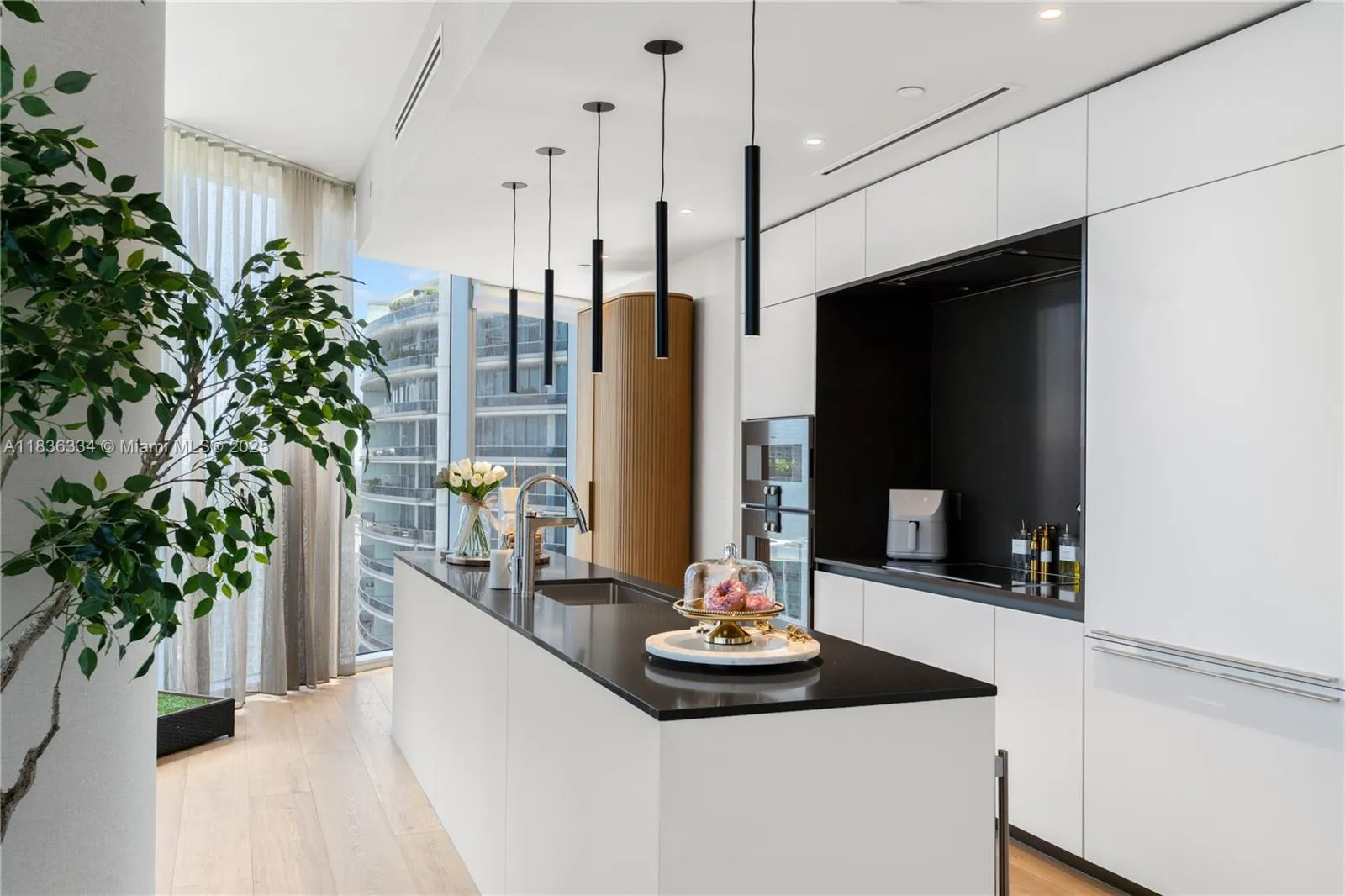 300 Biscayne Blvd way # 4707, Miami FL 33131