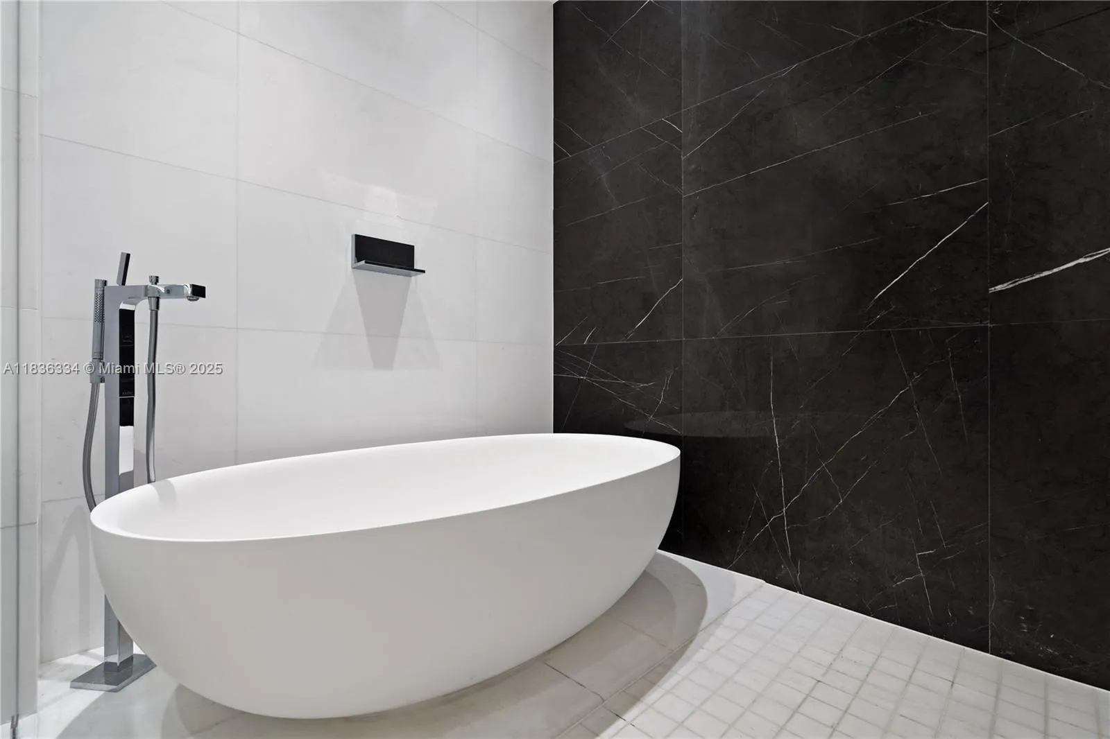 300 Biscayne Blvd way # 4707, Miami FL 33131