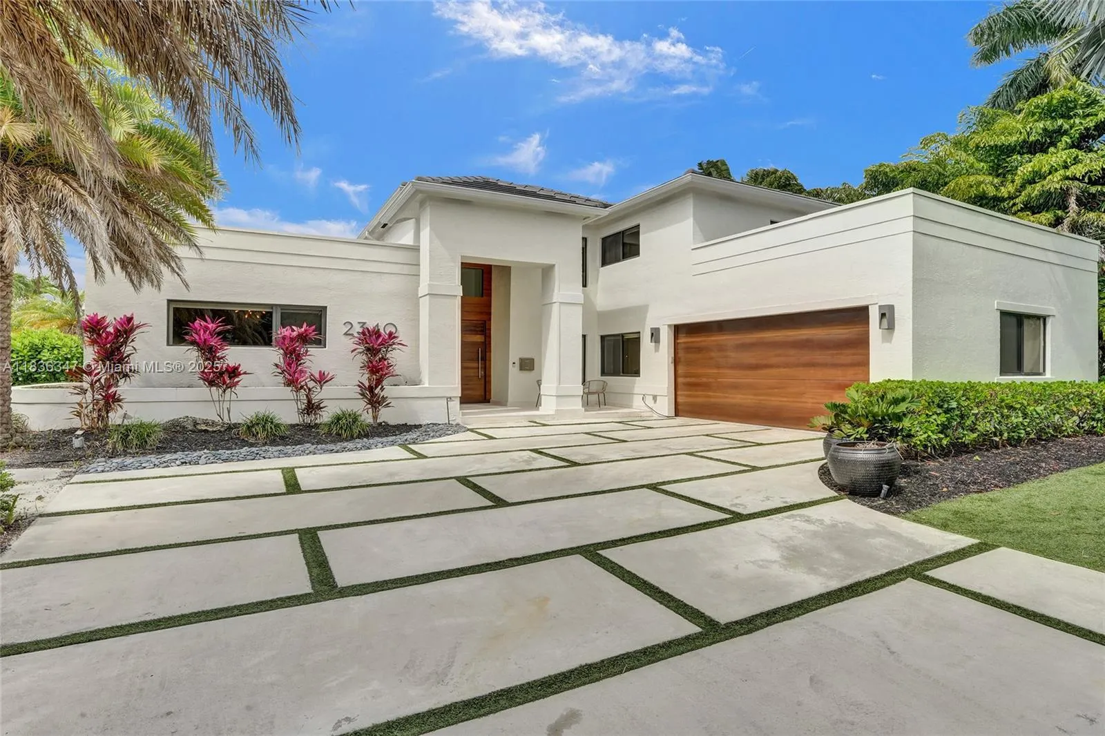 2340 Aqua Vista Blvd, Fort Lauderdale FL 33301