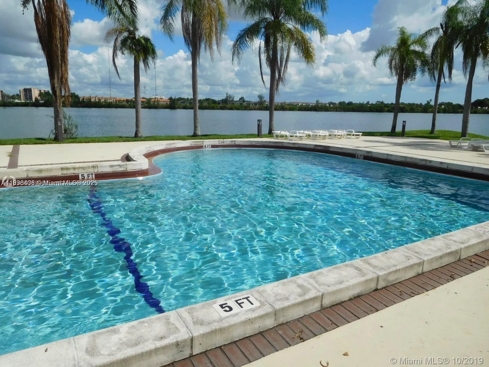 323 Ives Dairy Rd # 06, Miami FL 33179
