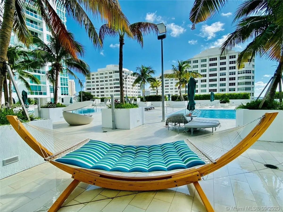 951 Brickell Ave # 2405, Miami FL 33131