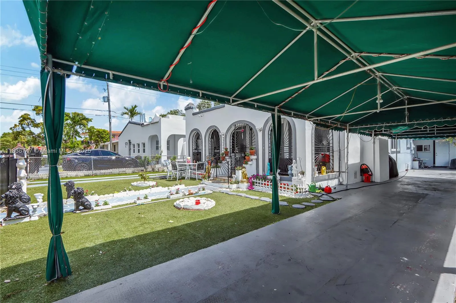 2220 SW 12th St, Miami FL 33135