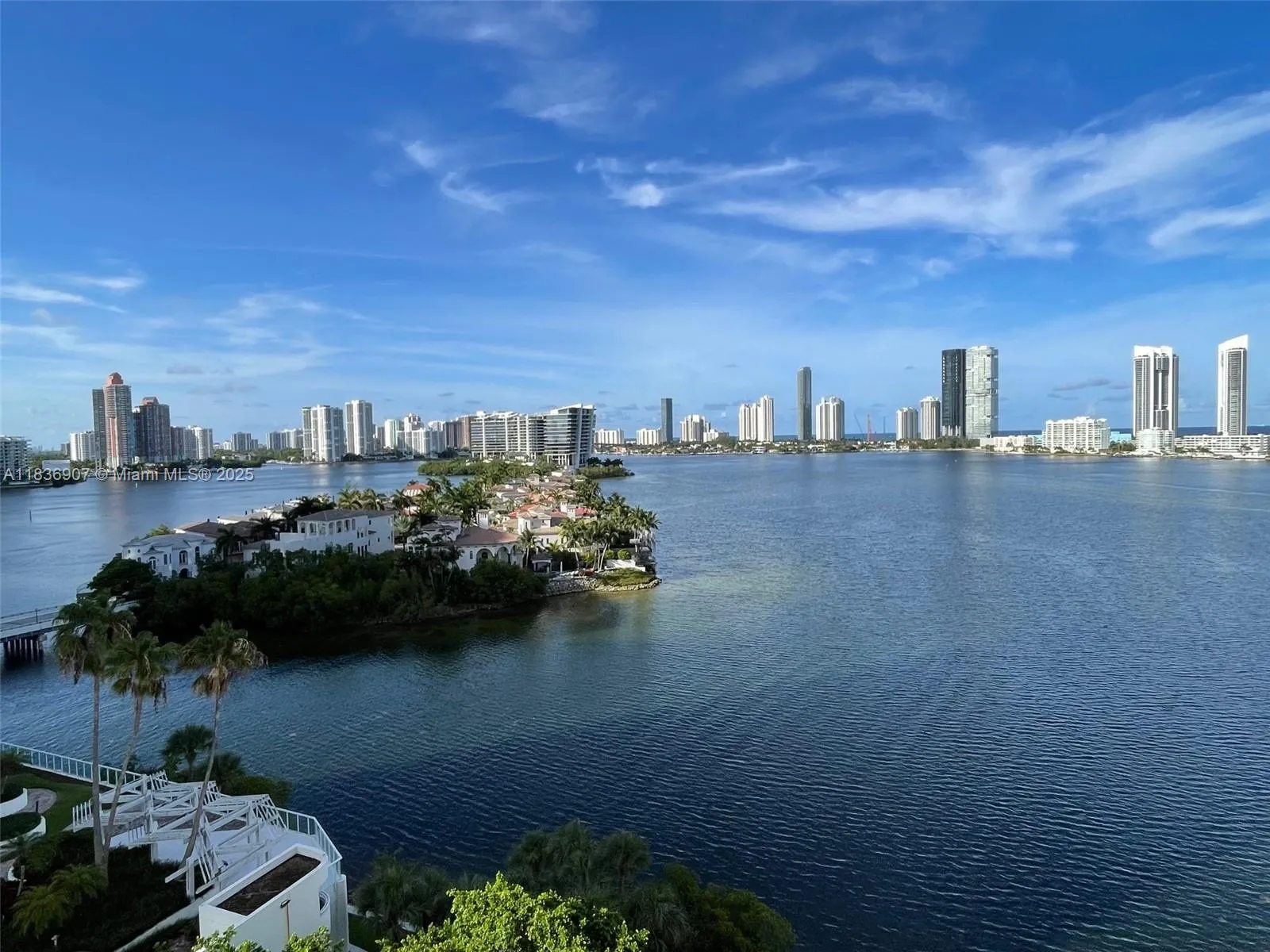 3 bedroom 3 bath for sale at 3000 Island Blvd # 1103, Aventura FL 33160
