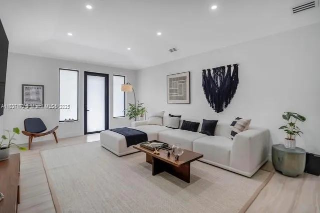 1543 Bird Rd, Coral Gables FL 33146