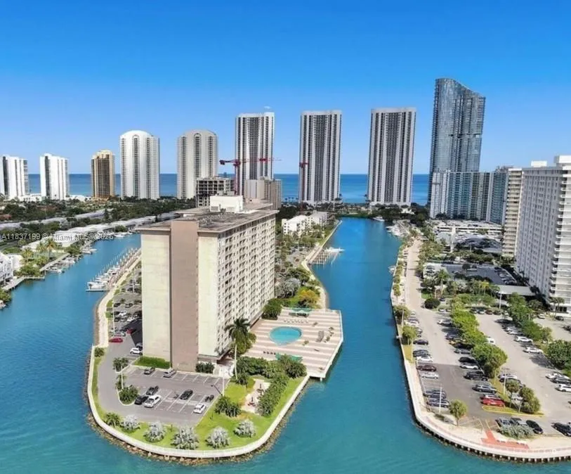 400 Kings Point Dr # 309, Sunny Isles Beach FL 33160