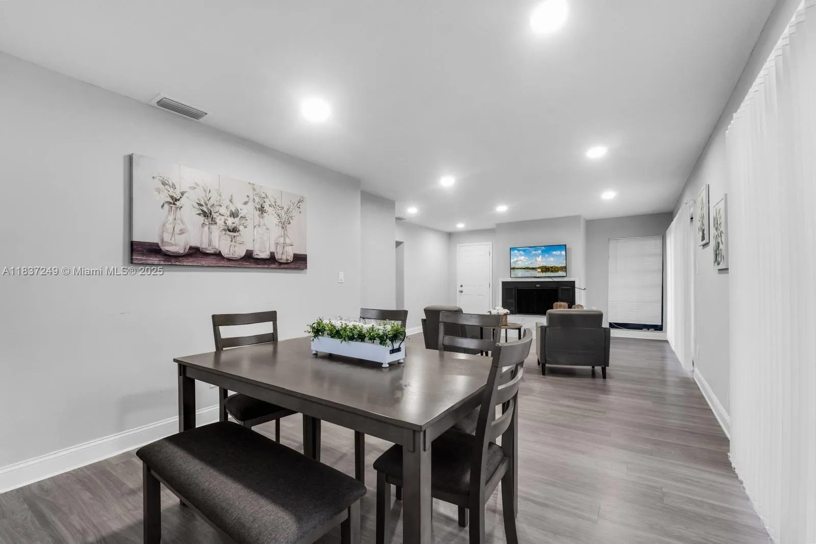 809 E Glen oak, Clearwater FL 33759