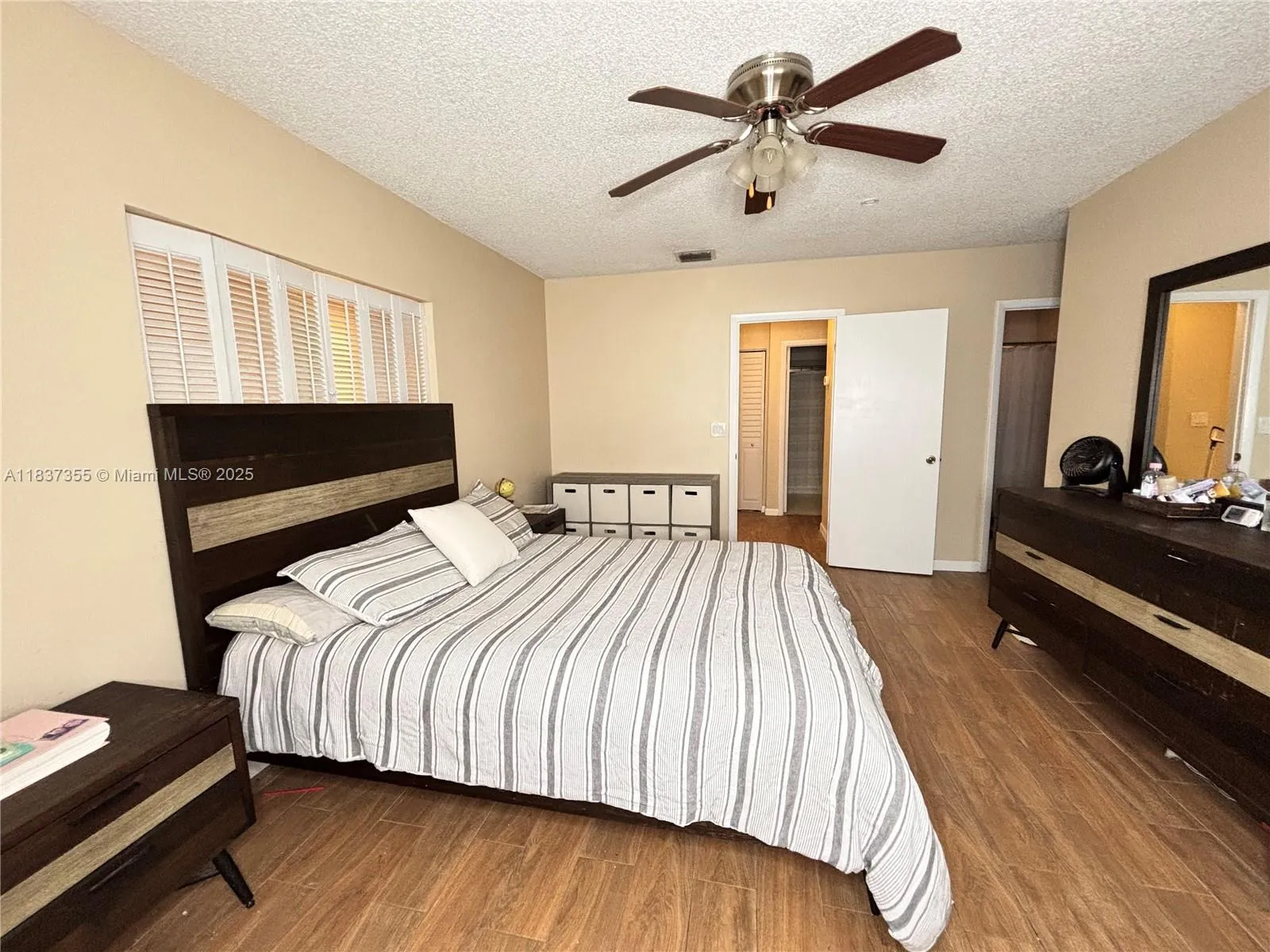 11236 SW 11 St, Pembroke Pines FL 33025