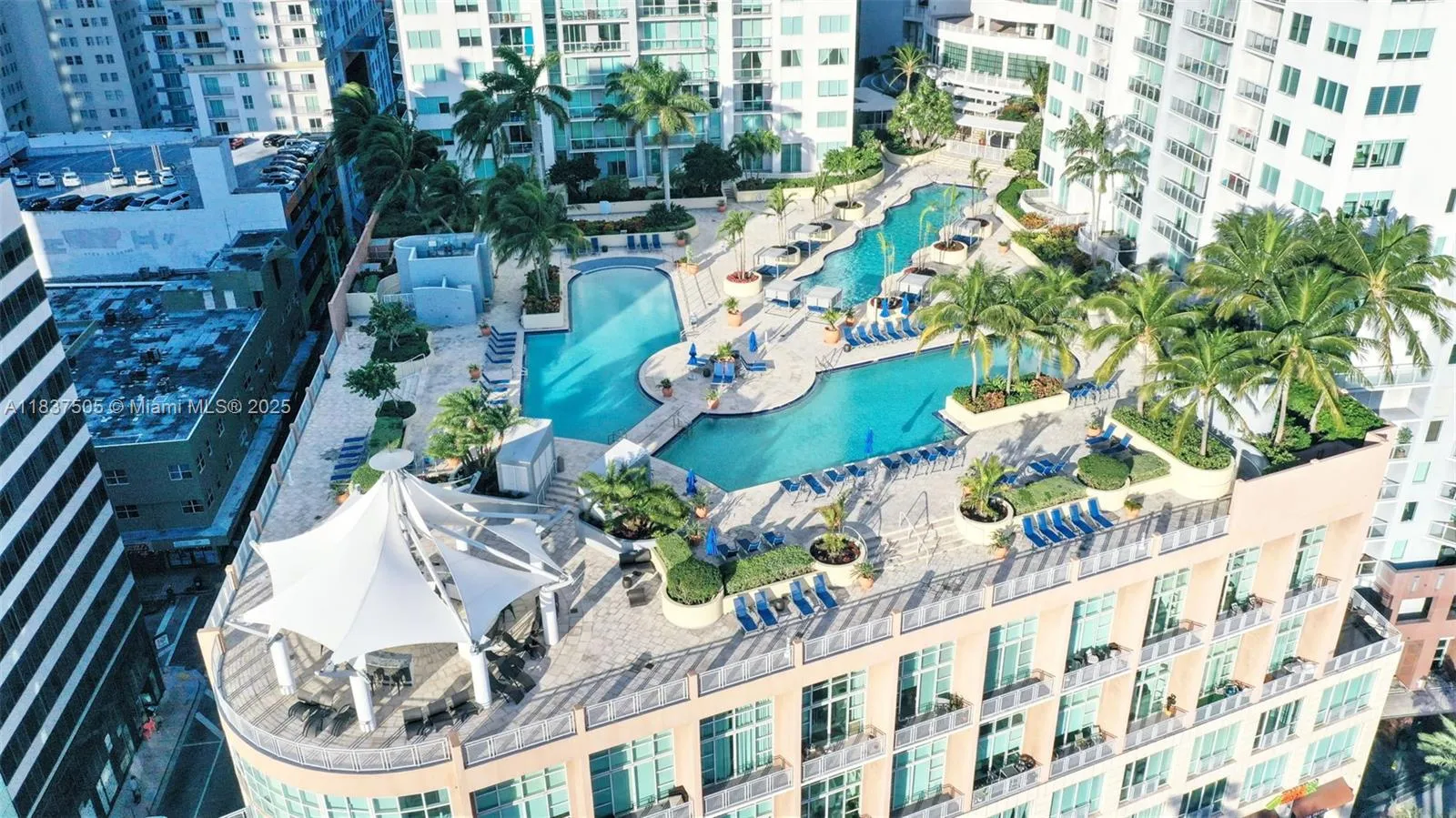 1 bedroom 2 bath for sale at 244 Biscayne Blvd # 446, Miami FL 33132