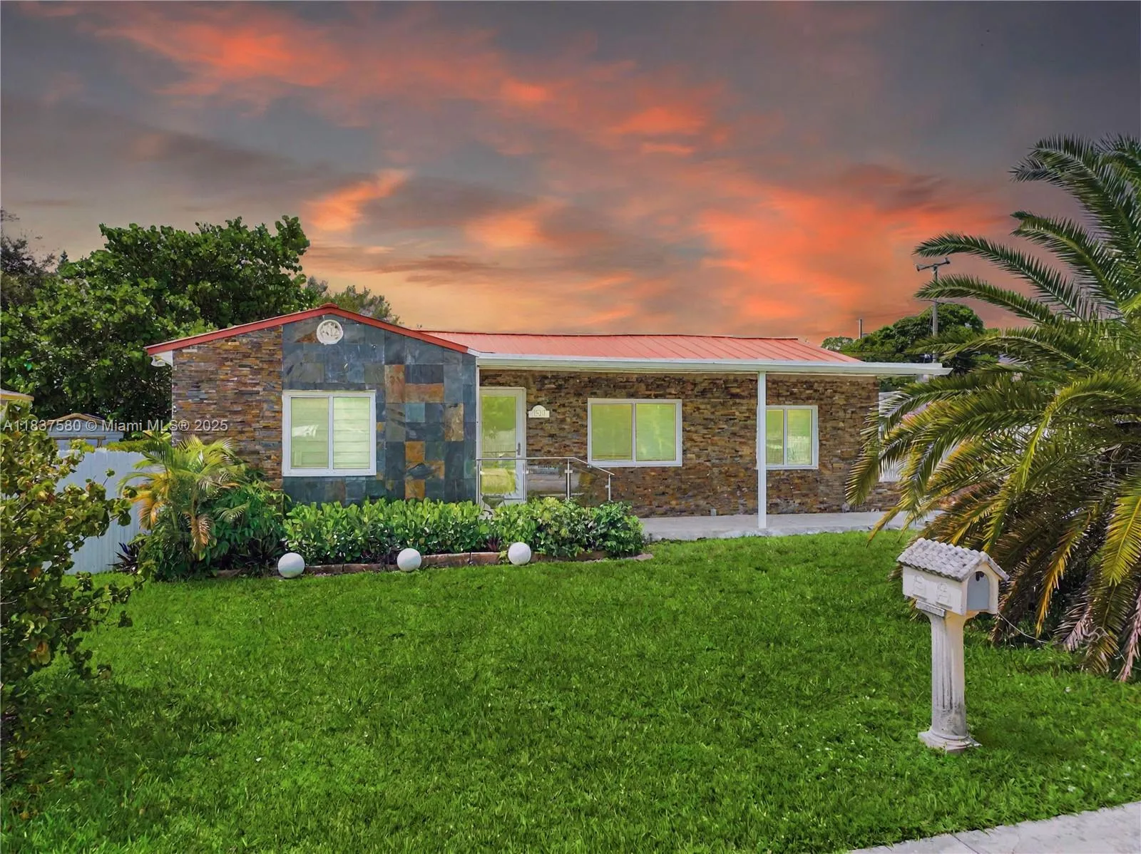 1520 NW 93rd St, Miami FL 33147